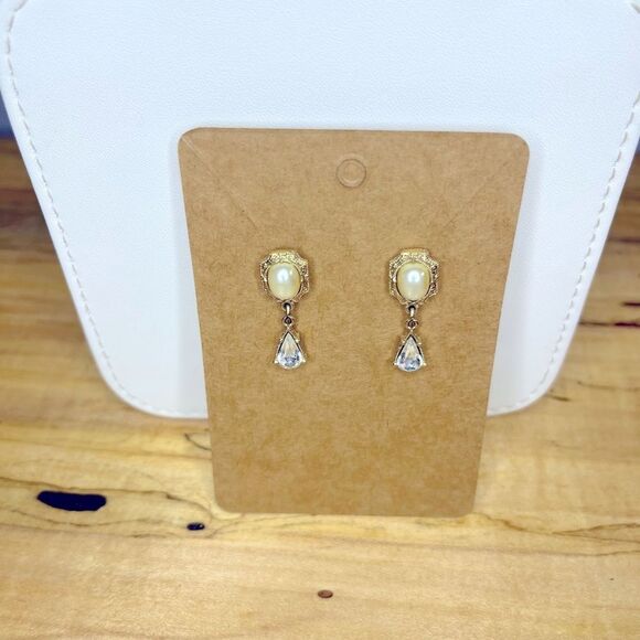 Vintage Costume Jewelry Earrings - Picture 2 of 3